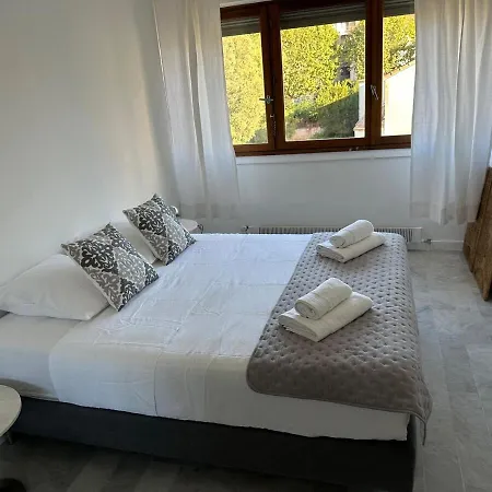 La Calade Lägenhet *